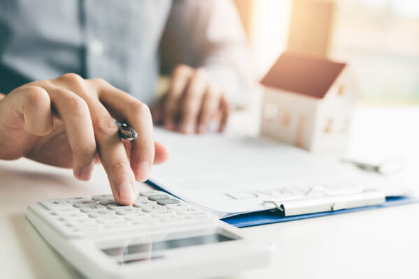 Calculate the costs of refinancing your mortgage.